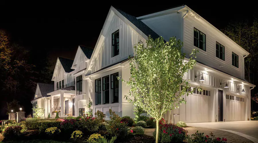 white house lit up at night