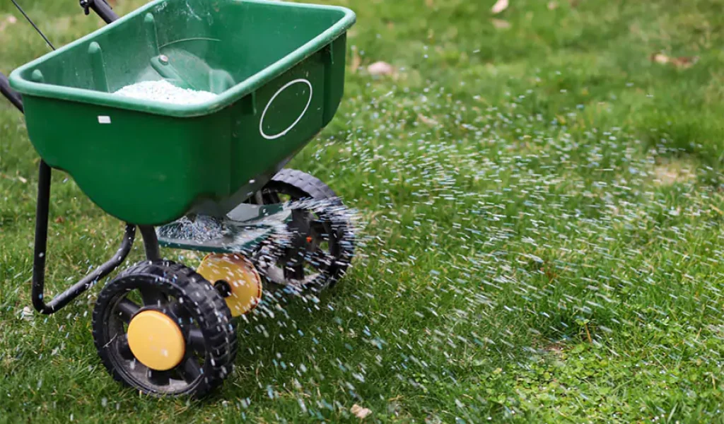 Cost Guide: Weed Control and Fertilization Services in Indianapolis, IN