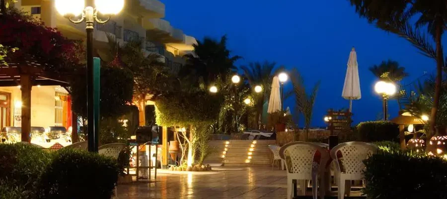 A beautiful outdoor lighting installed by Warweg outdoor specialist